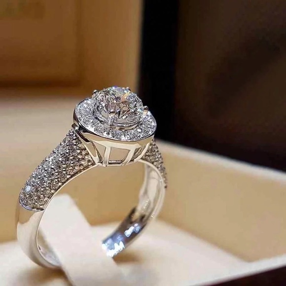 New Women’s 925 Silver Bridal Diamond Round Party Ring - Picture 3 of 3